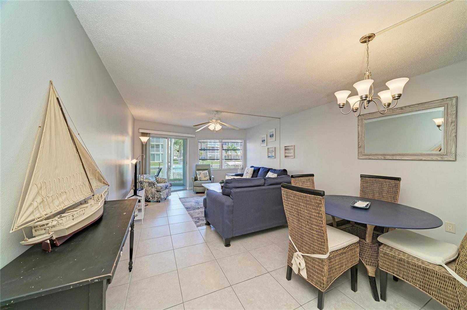 SIESTA HARBOR I - Residential