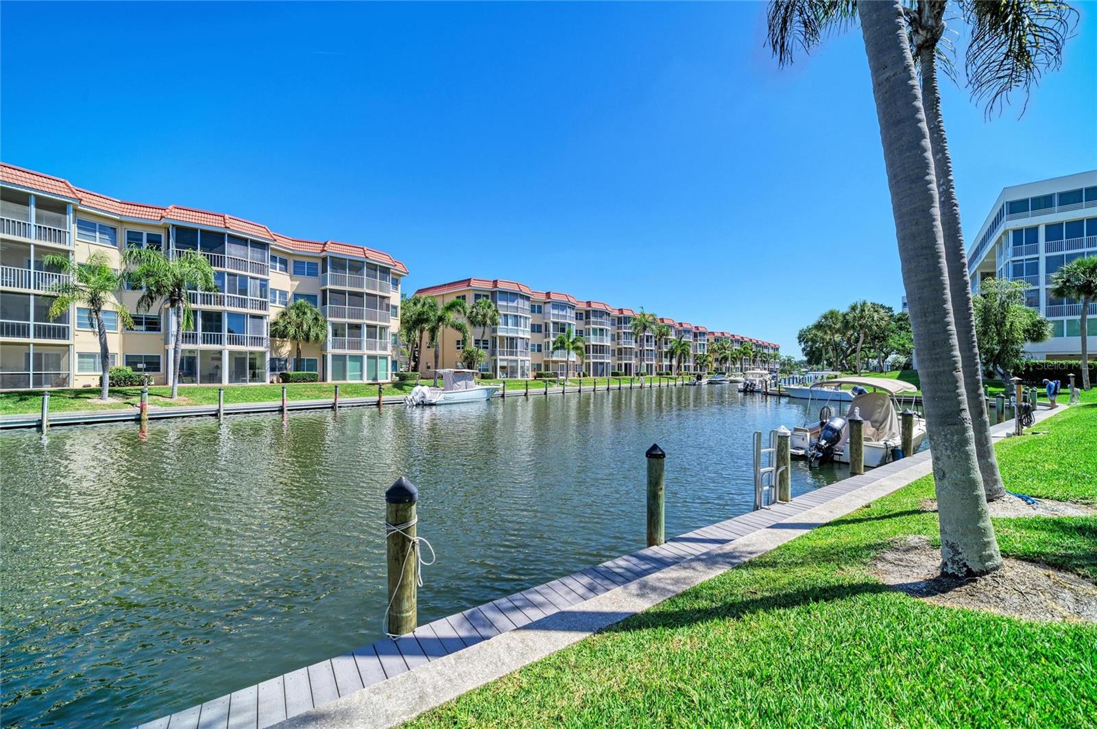 SIESTA HARBOR I - Residential