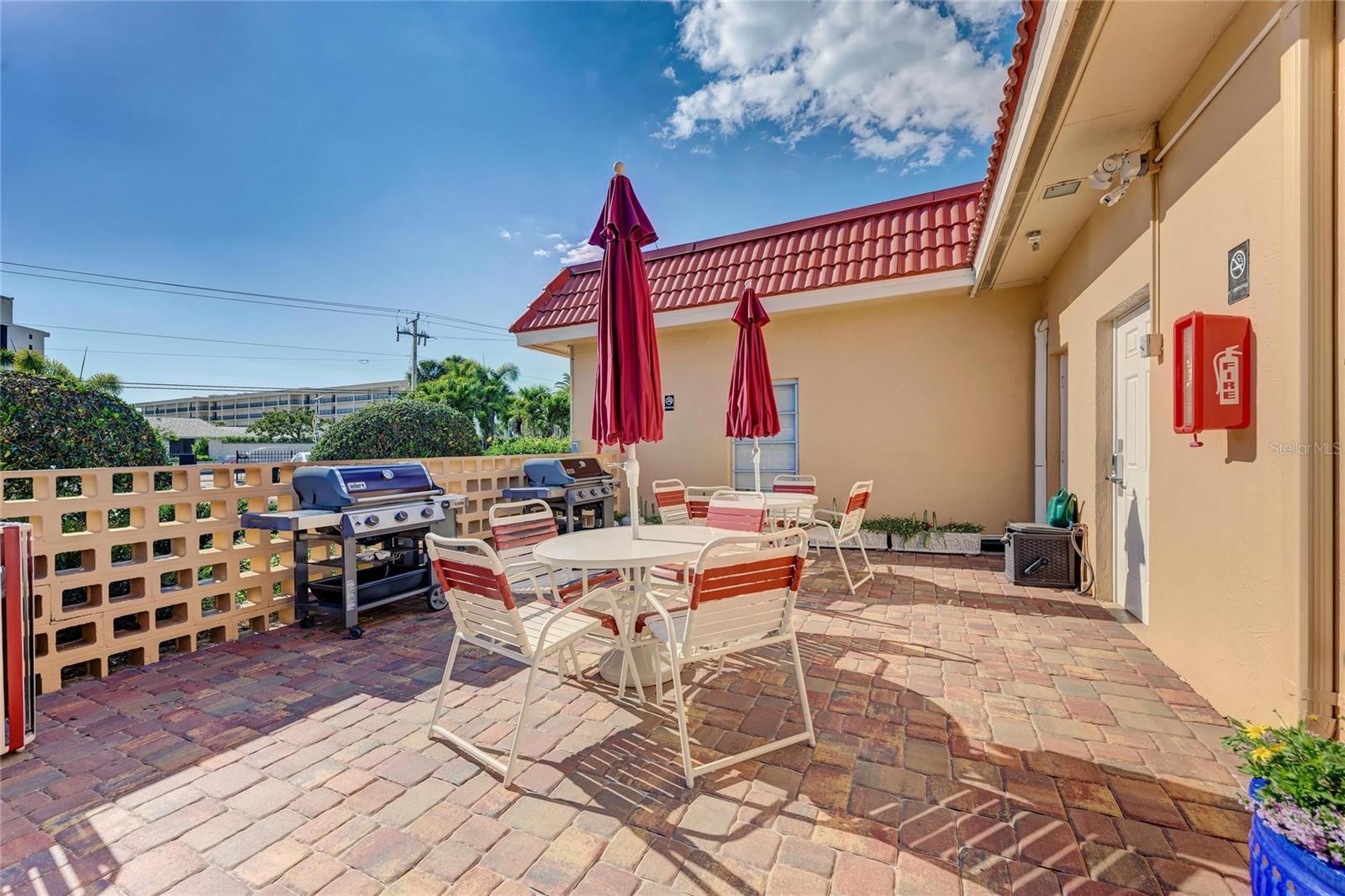 SIESTA HARBOR I - Residential