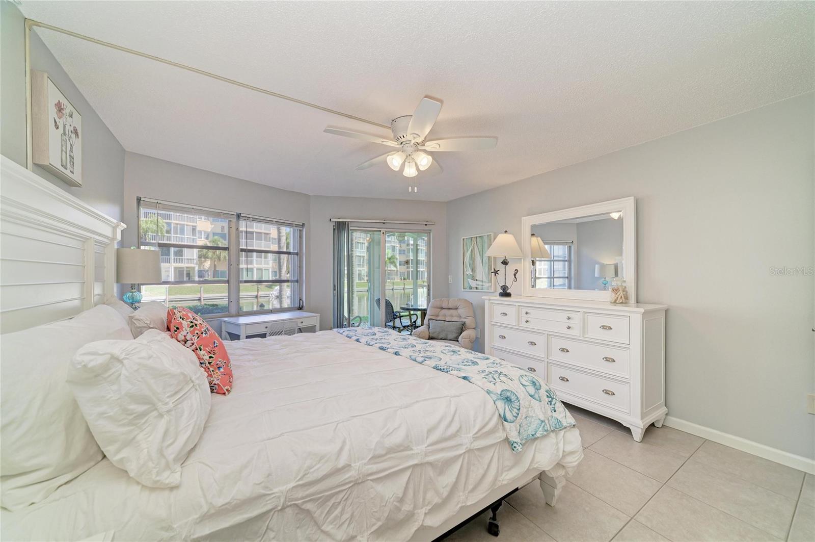 SIESTA HARBOR I - Residential