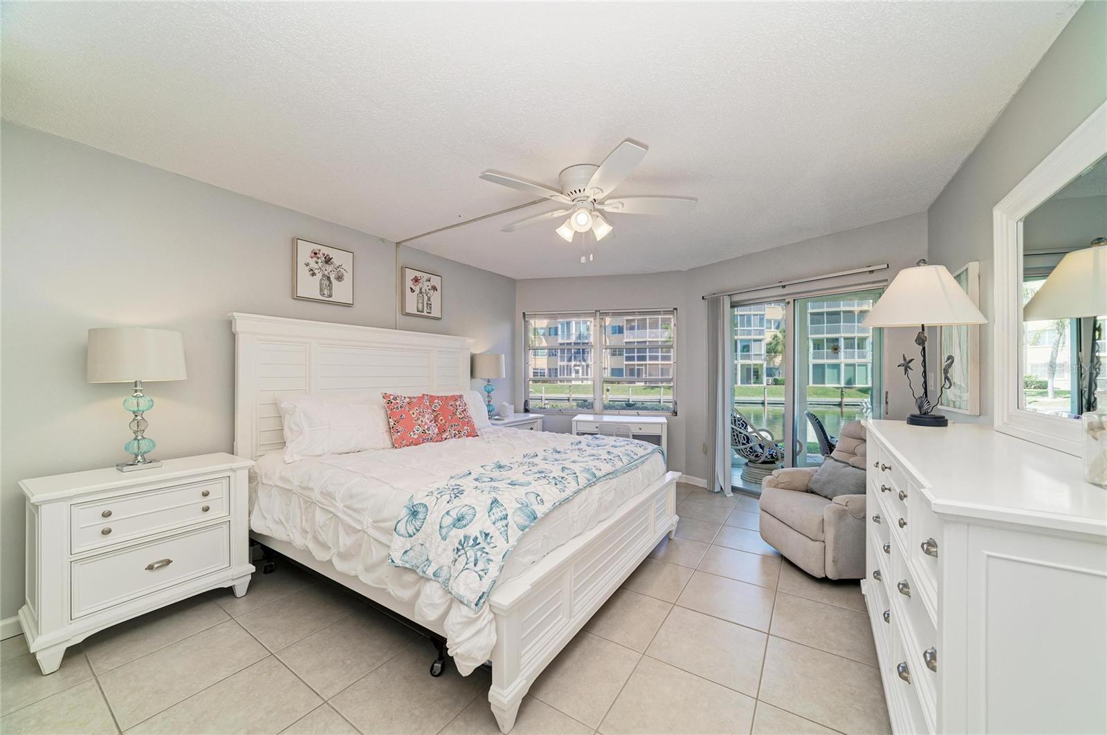 SIESTA HARBOR I - Residential