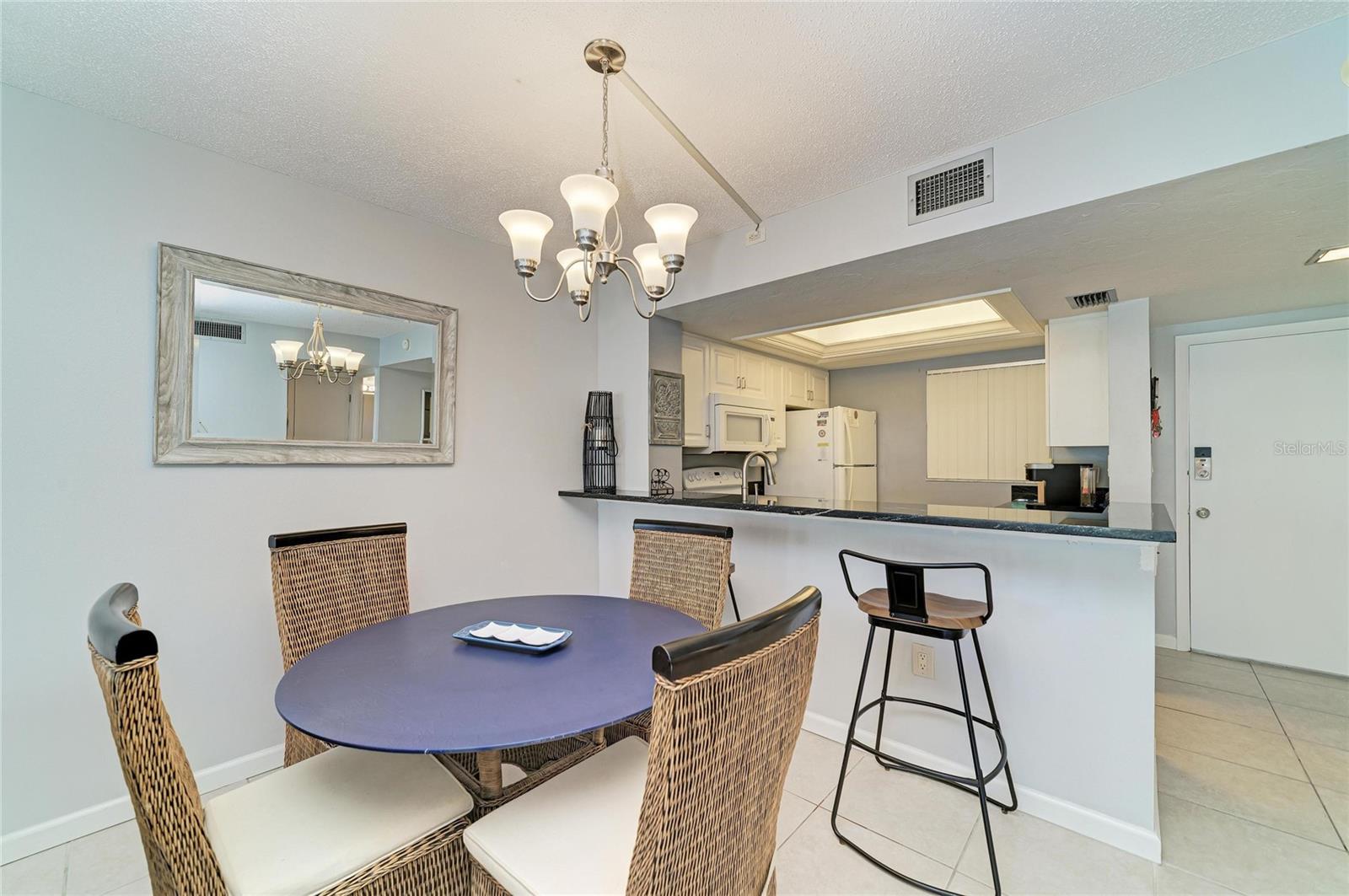 SIESTA HARBOR I - Residential