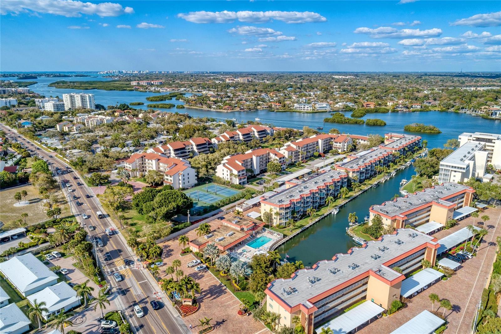 SIESTA HARBOR I - Residential