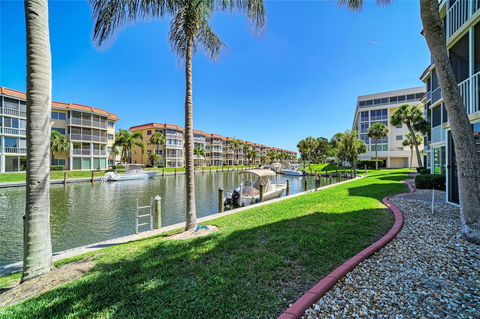 SIESTA HARBOR I - Residential