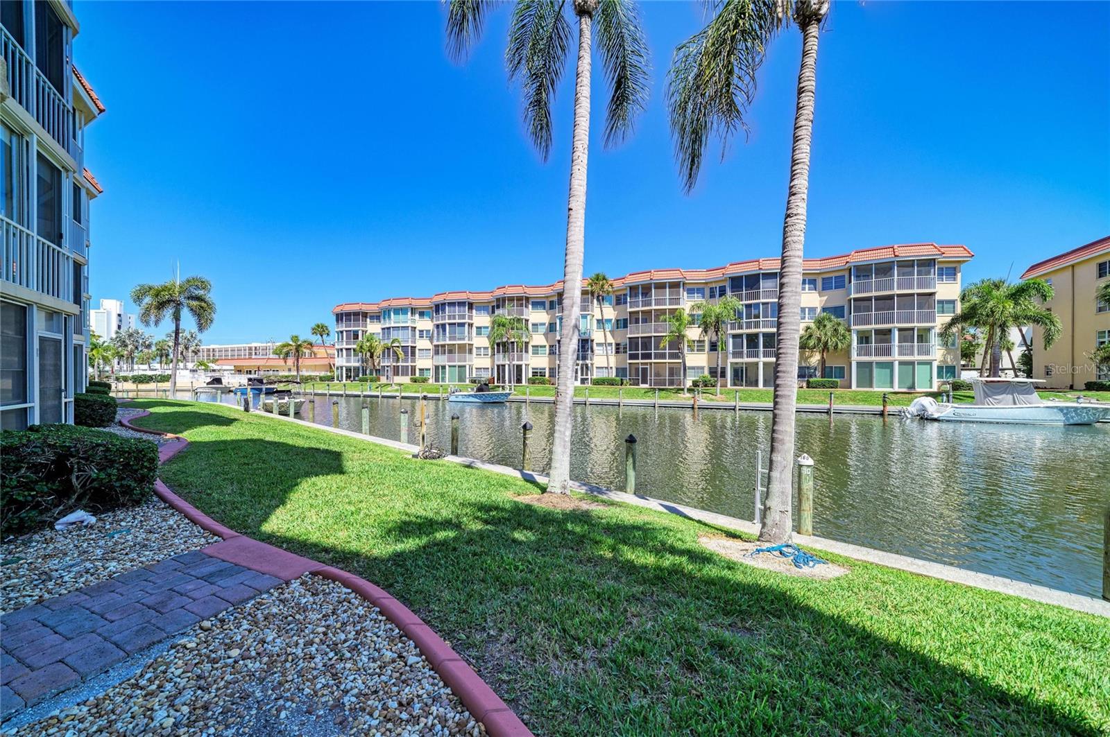 SIESTA HARBOR I - Residential