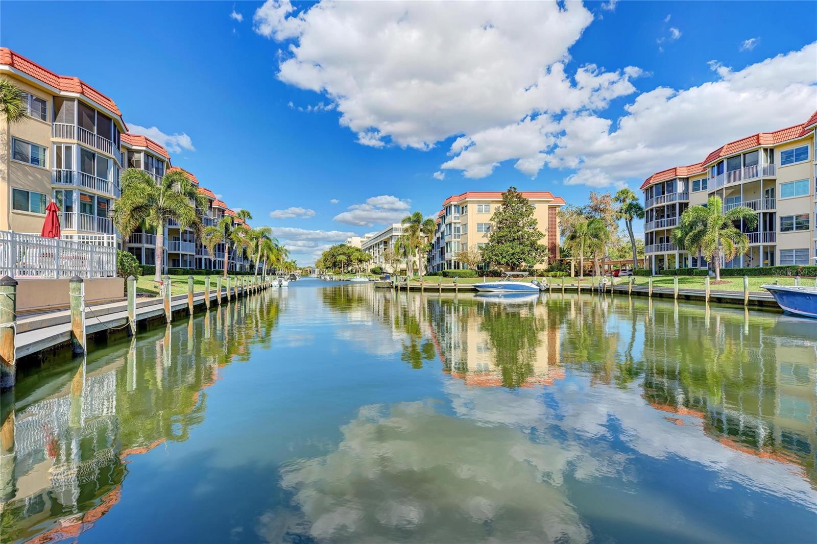 SIESTA HARBOR I - Residential
