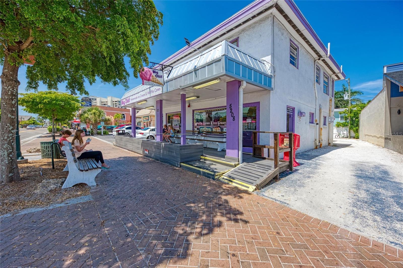 SIESTA HARBOR I - Residential