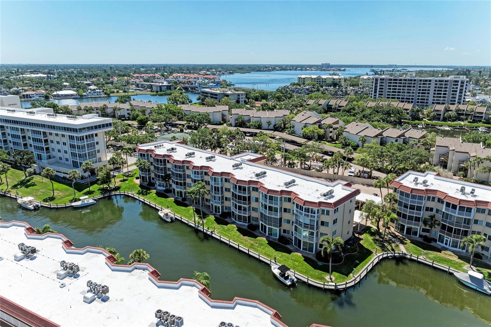 SIESTA HARBOR I - Residential