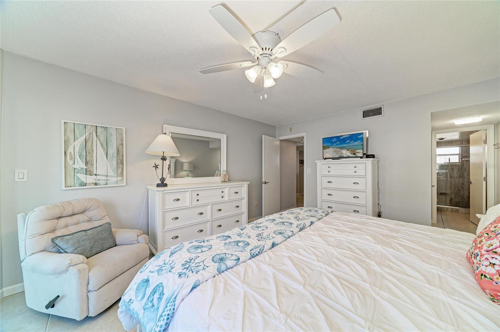 SIESTA HARBOR I - Residential