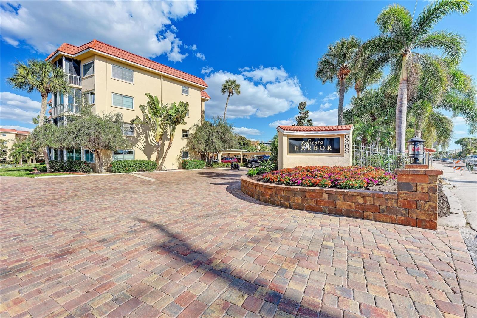 SIESTA HARBOR I - Residential
