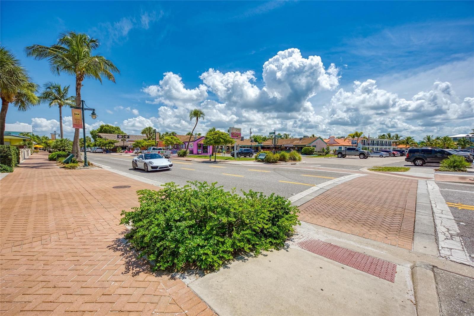 SIESTA HARBOR I - Residential