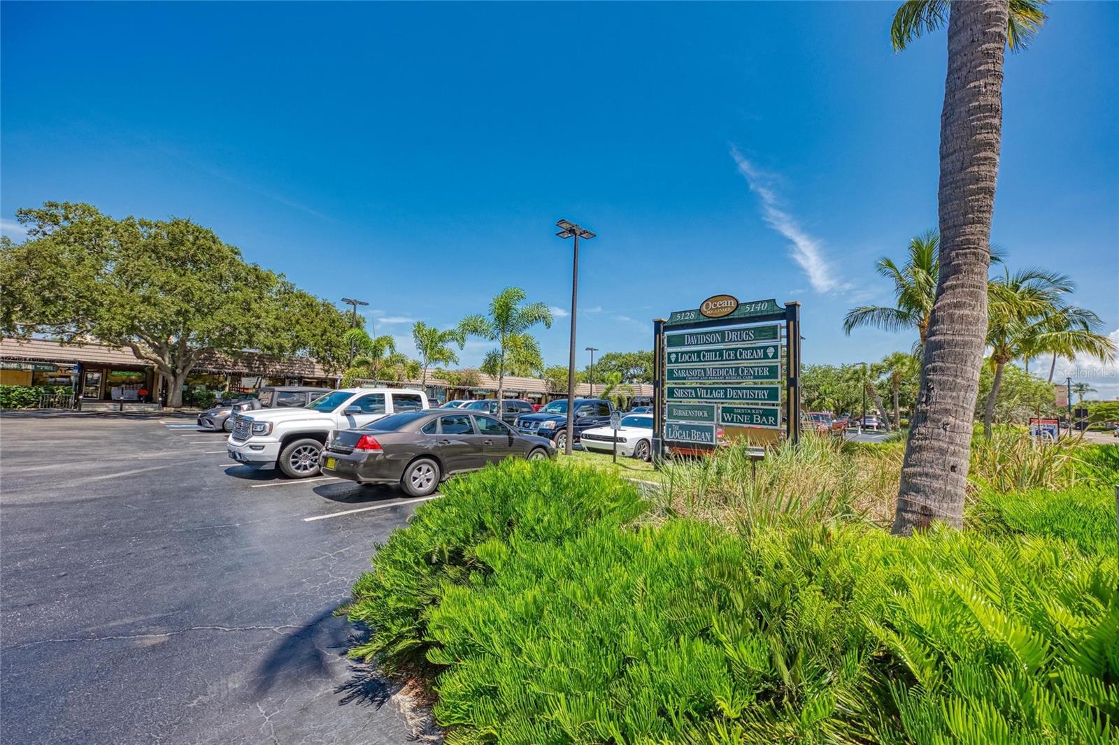 SIESTA HARBOR I - Residential