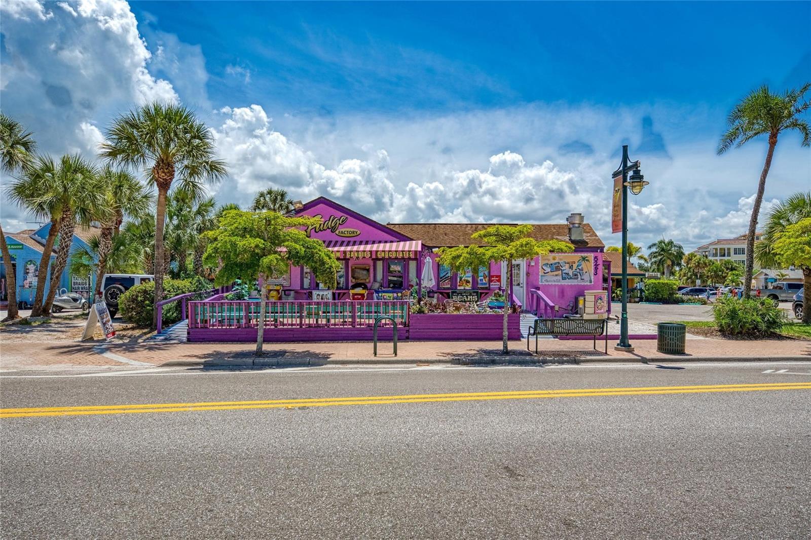 SIESTA HARBOR I - Residential