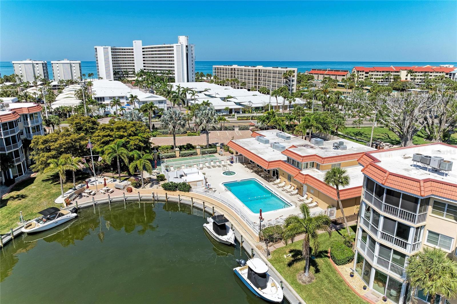 SIESTA HARBOR I - Residential