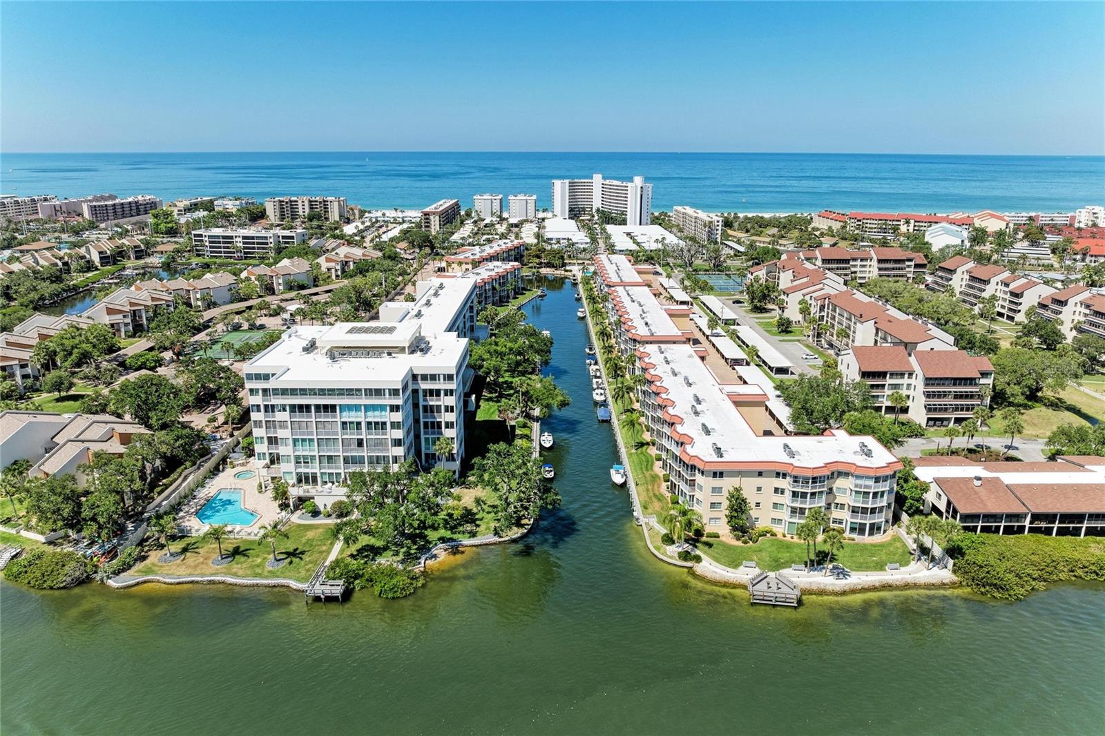 SIESTA HARBOR I - Residential