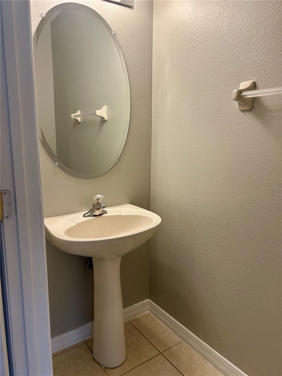 TOWNS LEGACY PARK - Residential Lease