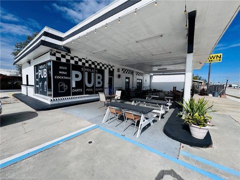 Photo of 407 N Ridgewood Drive, Sebring, FL 33870 (MLS # L4959633)