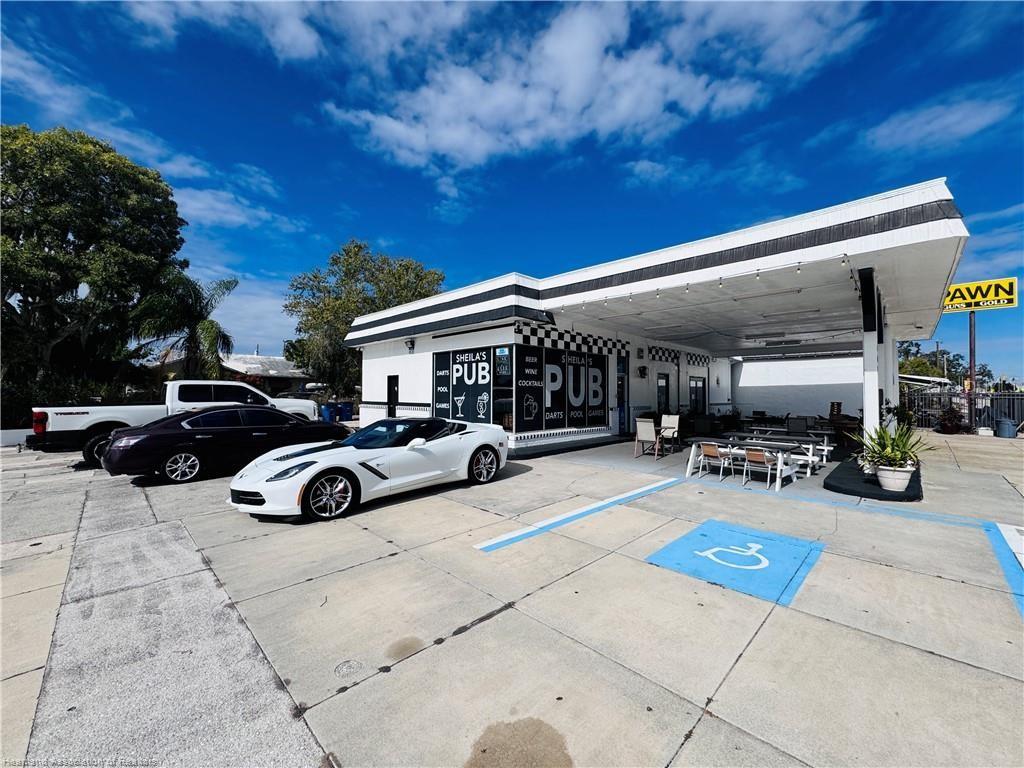 407 N RIDGEWOOD DRIVE