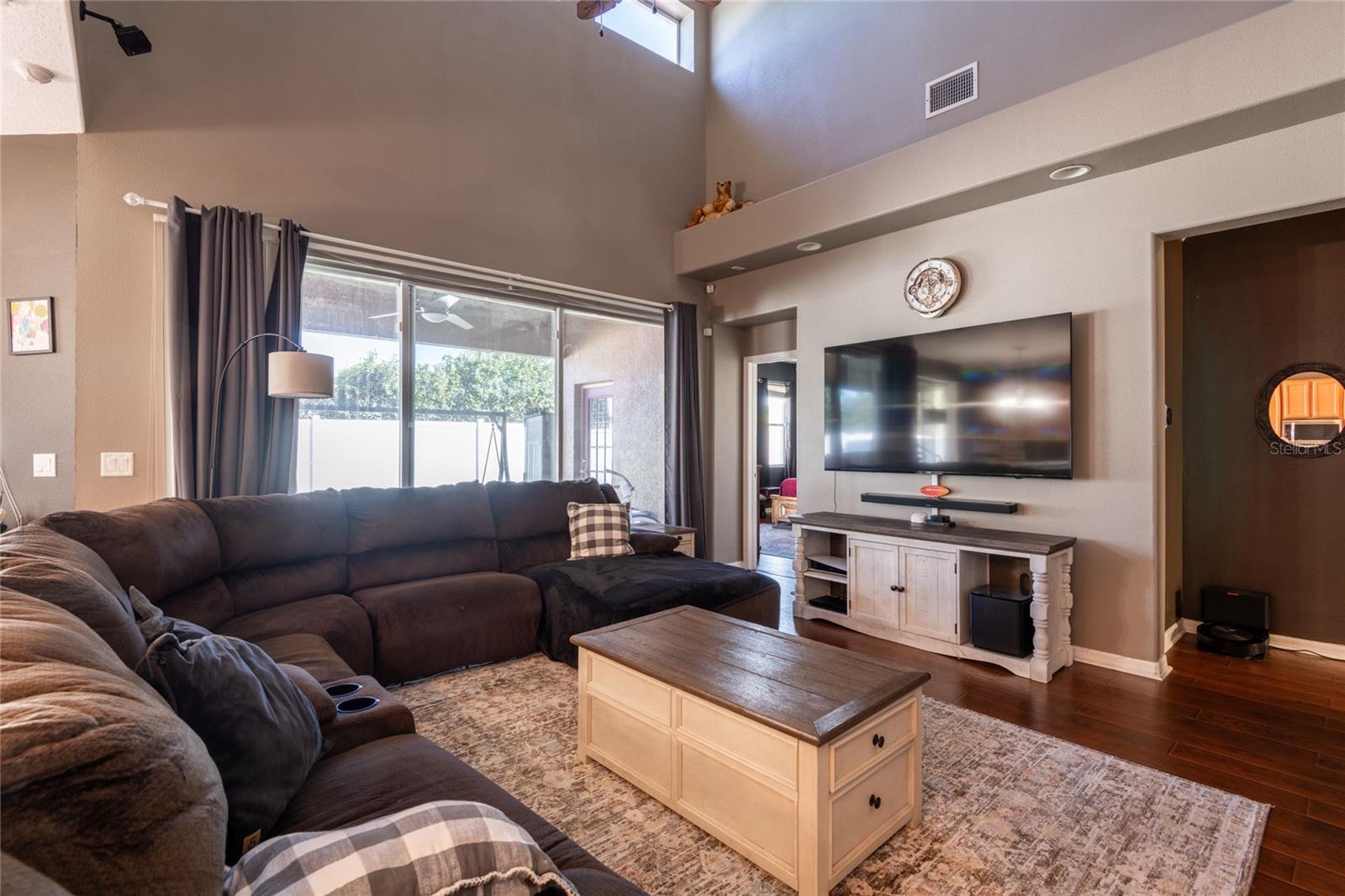 HAMPTON HILLS SOUTH PH 01 - Residential