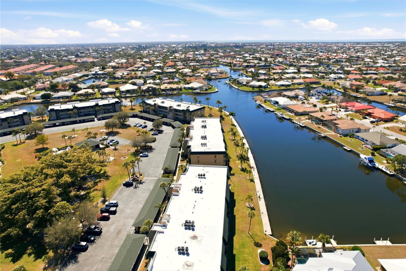 BANYAN POINT PH 01 - Residential