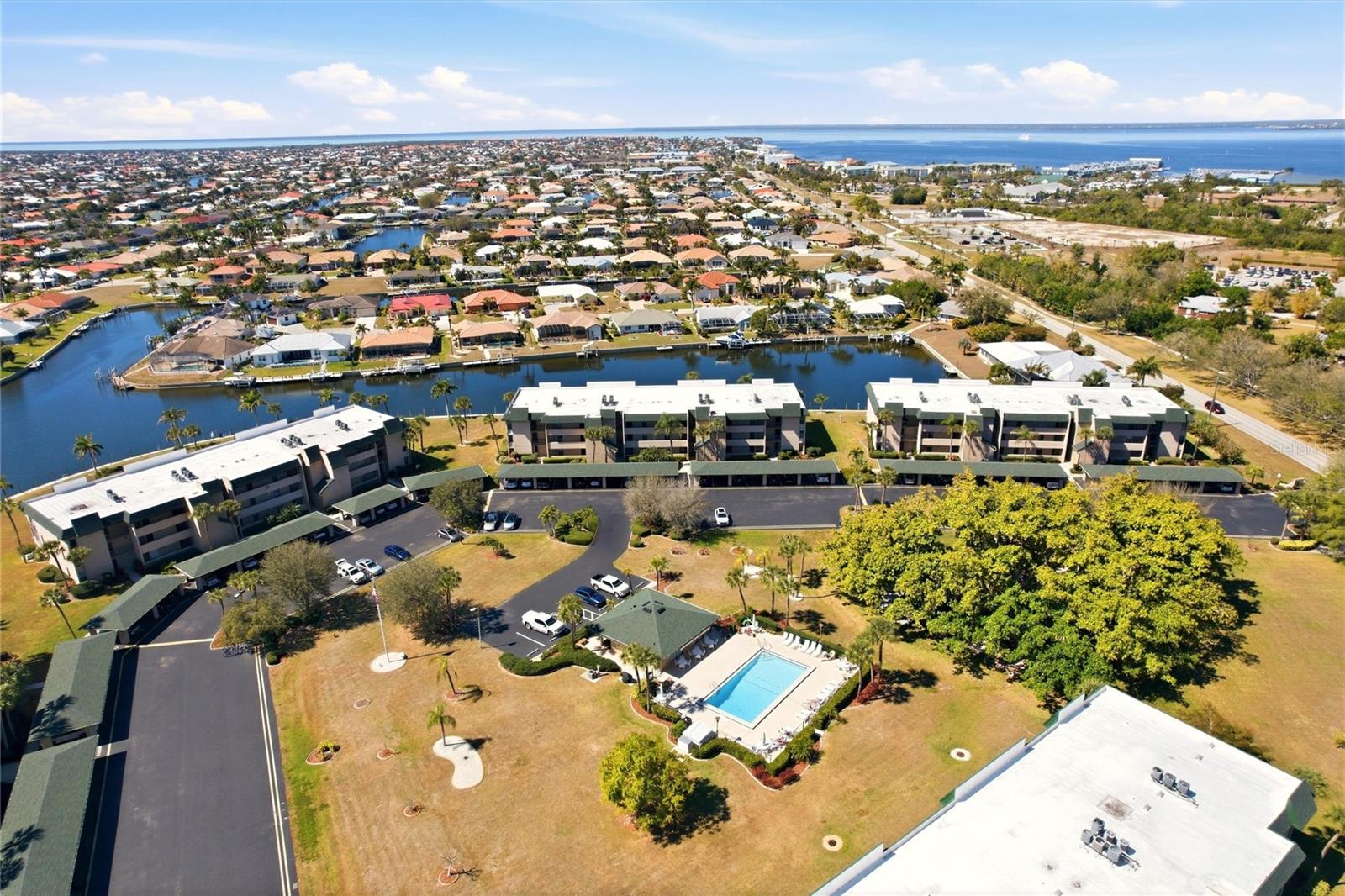 BANYAN POINT PH 01 - Residential