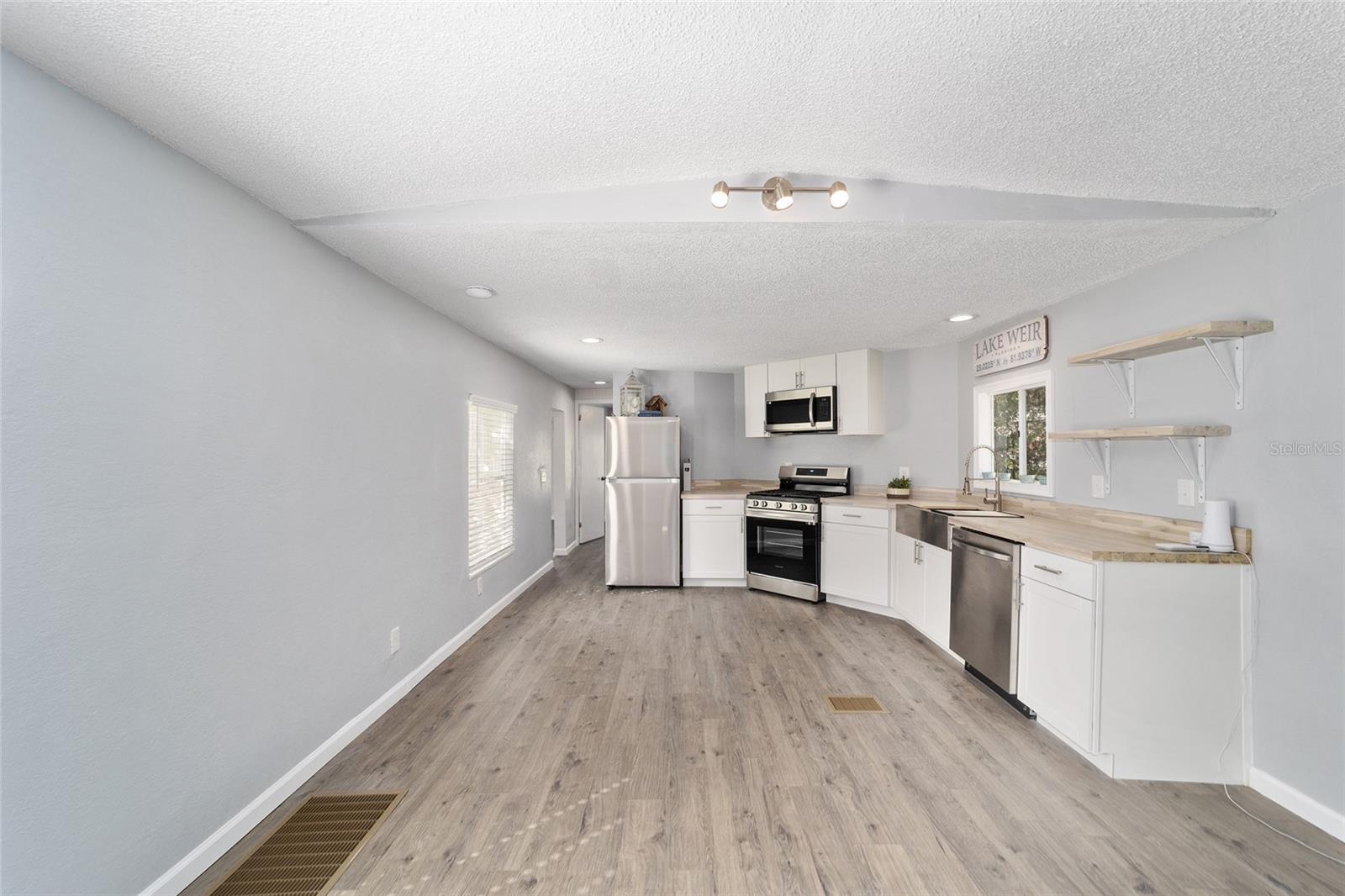 LAKE WEIR HEIGHTS - Residential