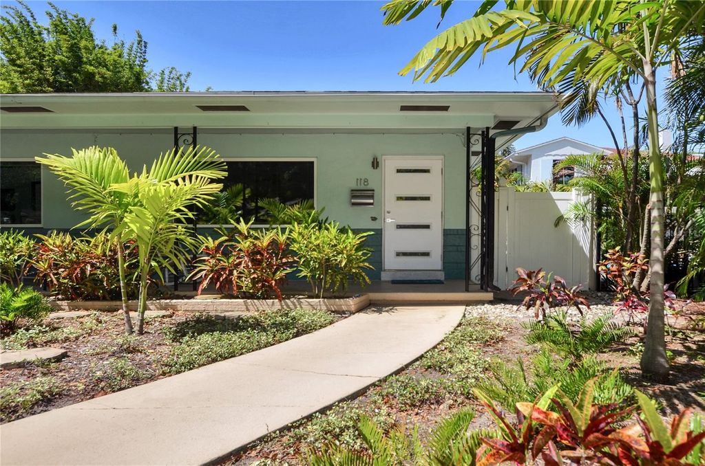 Photo of 807 26th Avenue N, St Petersburg, FL 33704 (MLS # TB8493828)