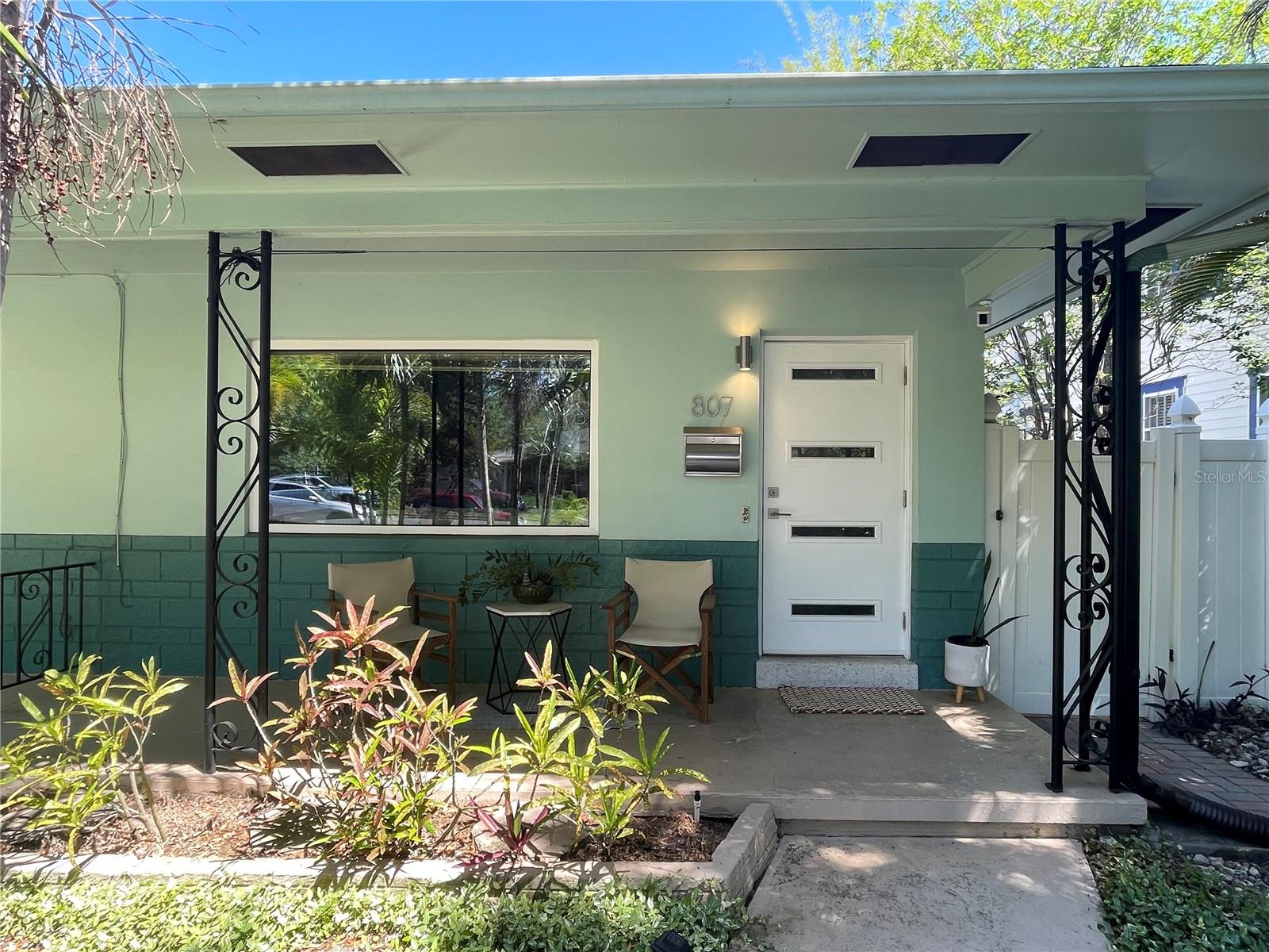 CRESCENT HEIGHTS - Residential Lease