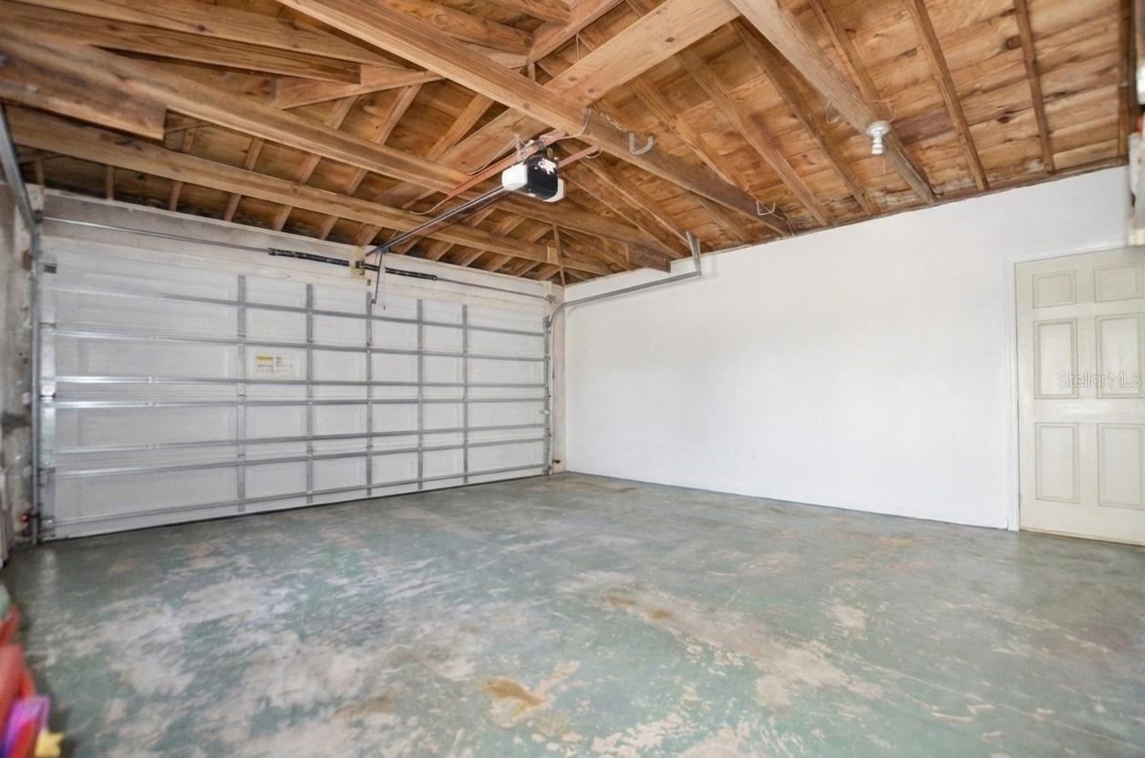 CRESCENT HEIGHTS - Residential Lease