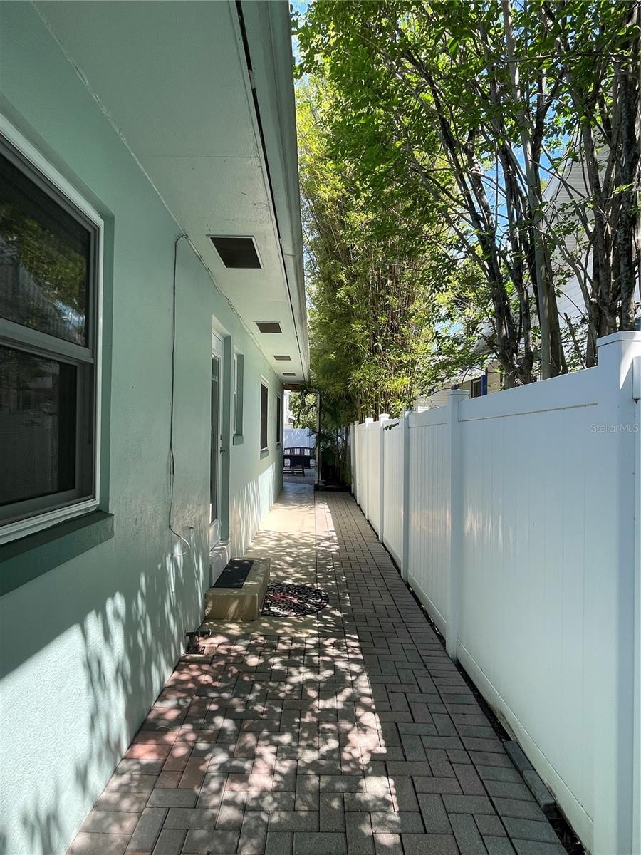 CRESCENT HEIGHTS - Residential Lease