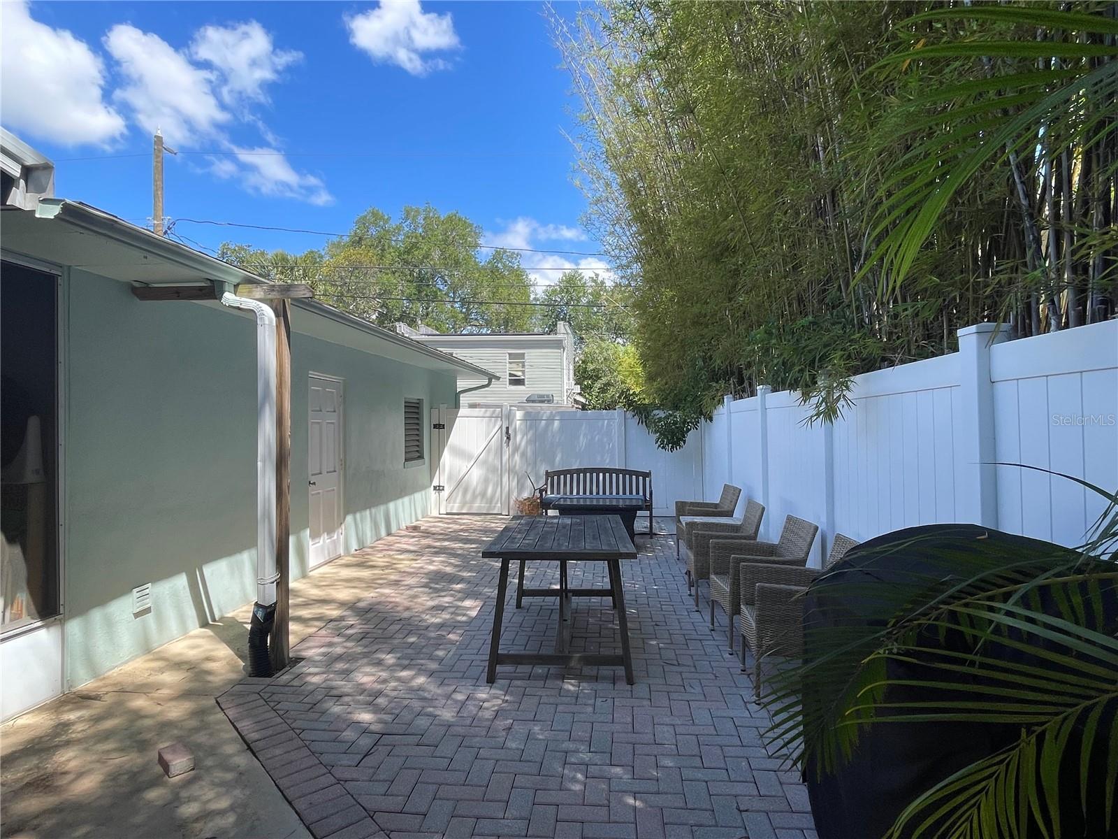 CRESCENT HEIGHTS - Residential Lease