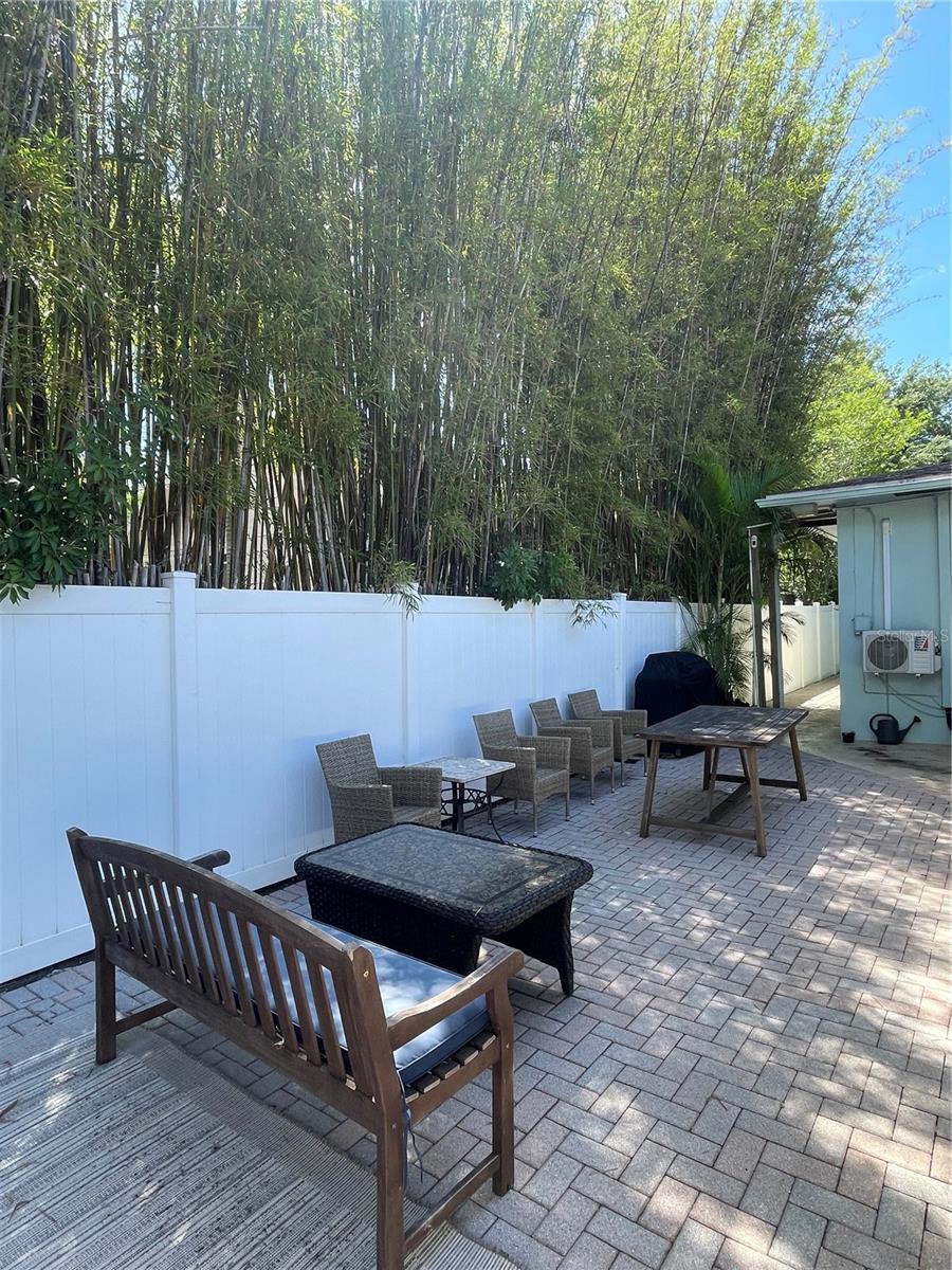 CRESCENT HEIGHTS - Residential Lease