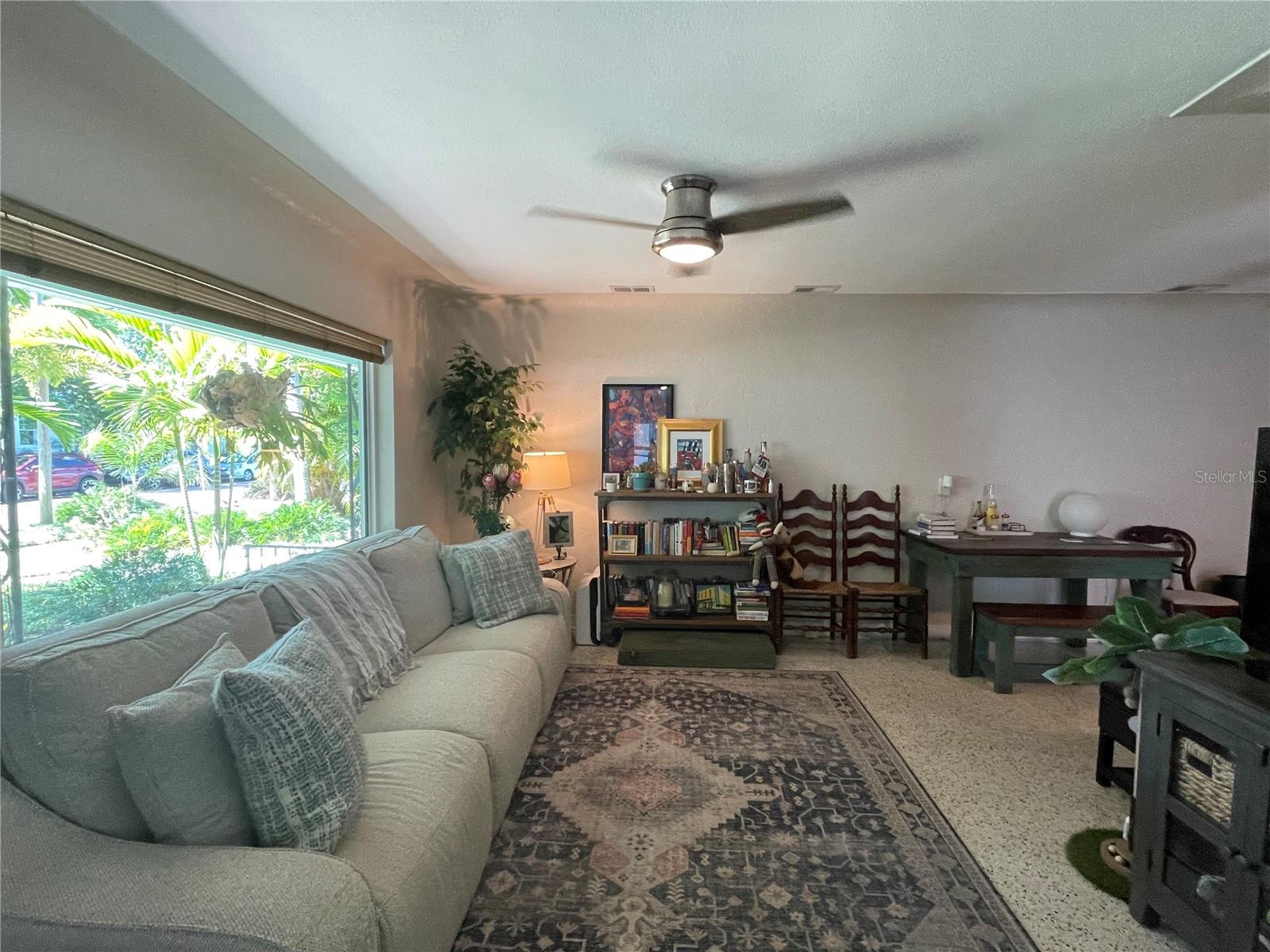 CRESCENT HEIGHTS - Residential Lease