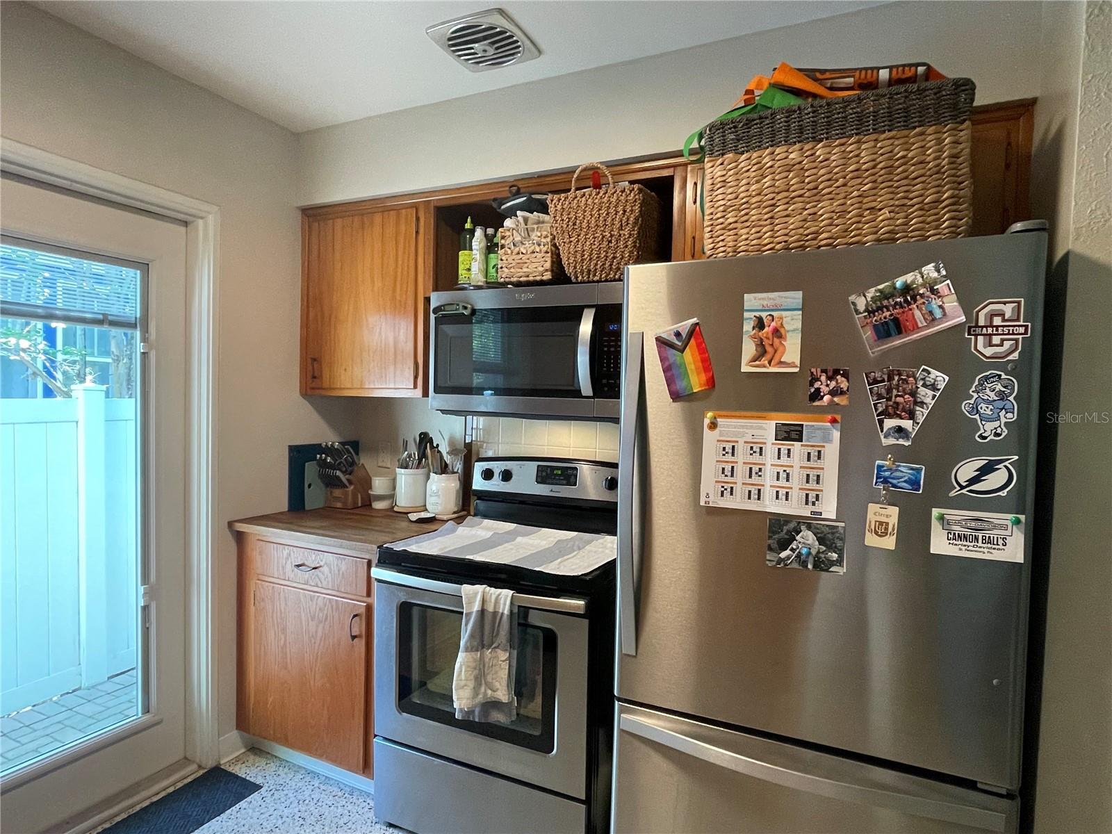 CRESCENT HEIGHTS - Residential Lease