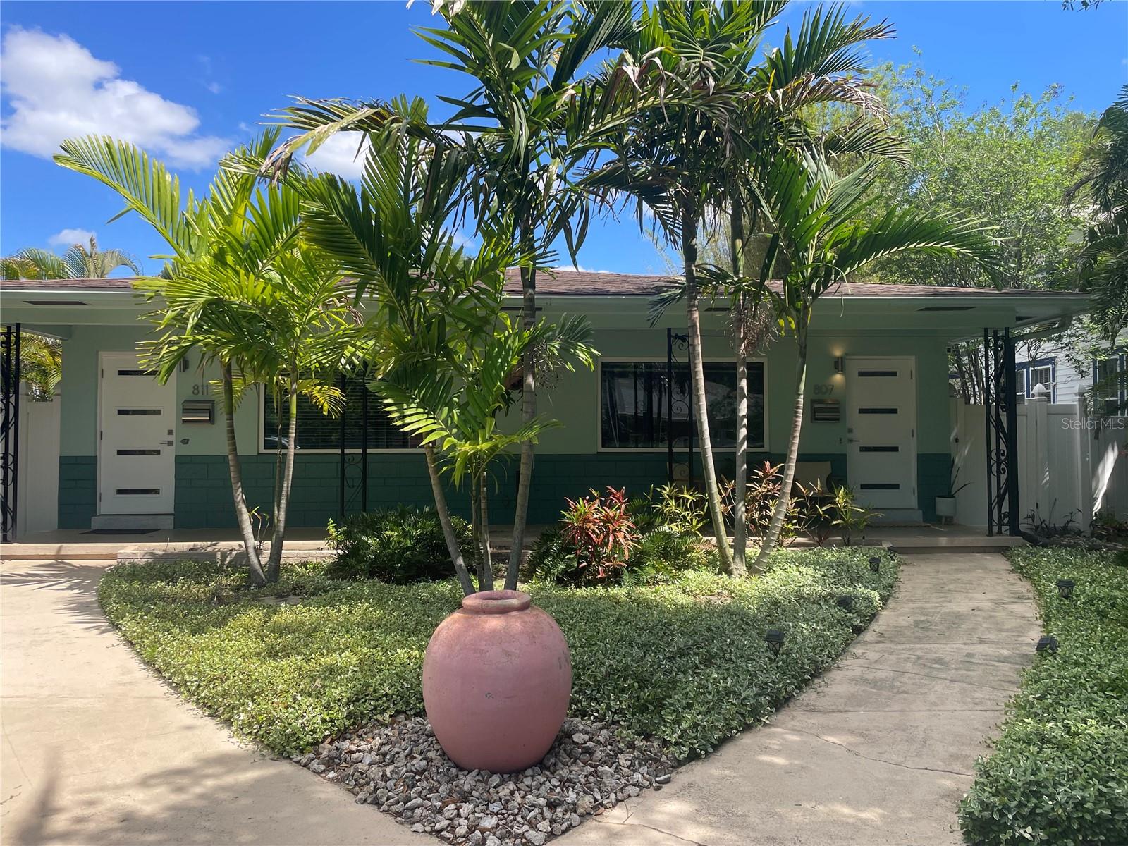 CRESCENT HEIGHTS - Residential Lease