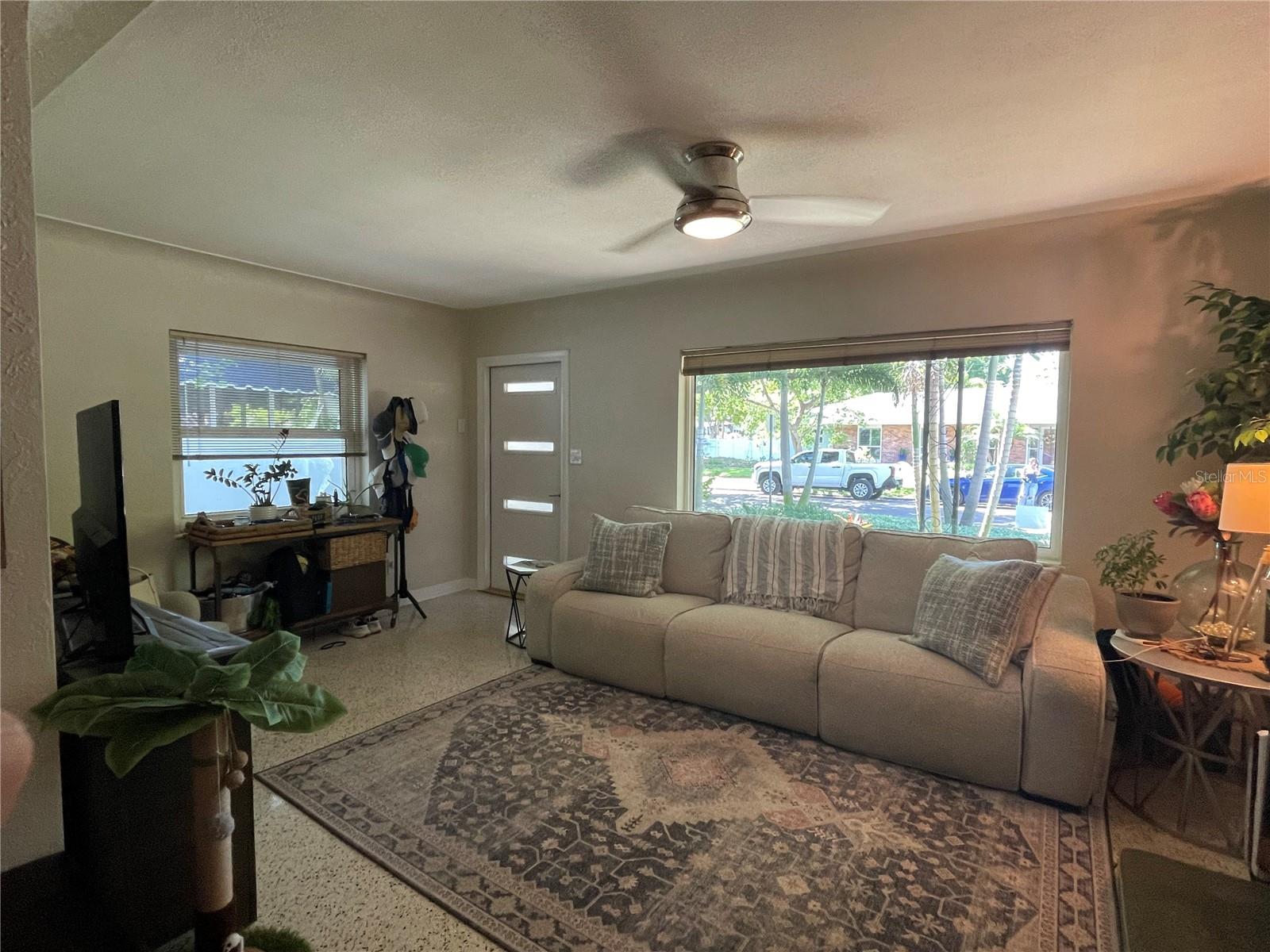 CRESCENT HEIGHTS - Residential Lease