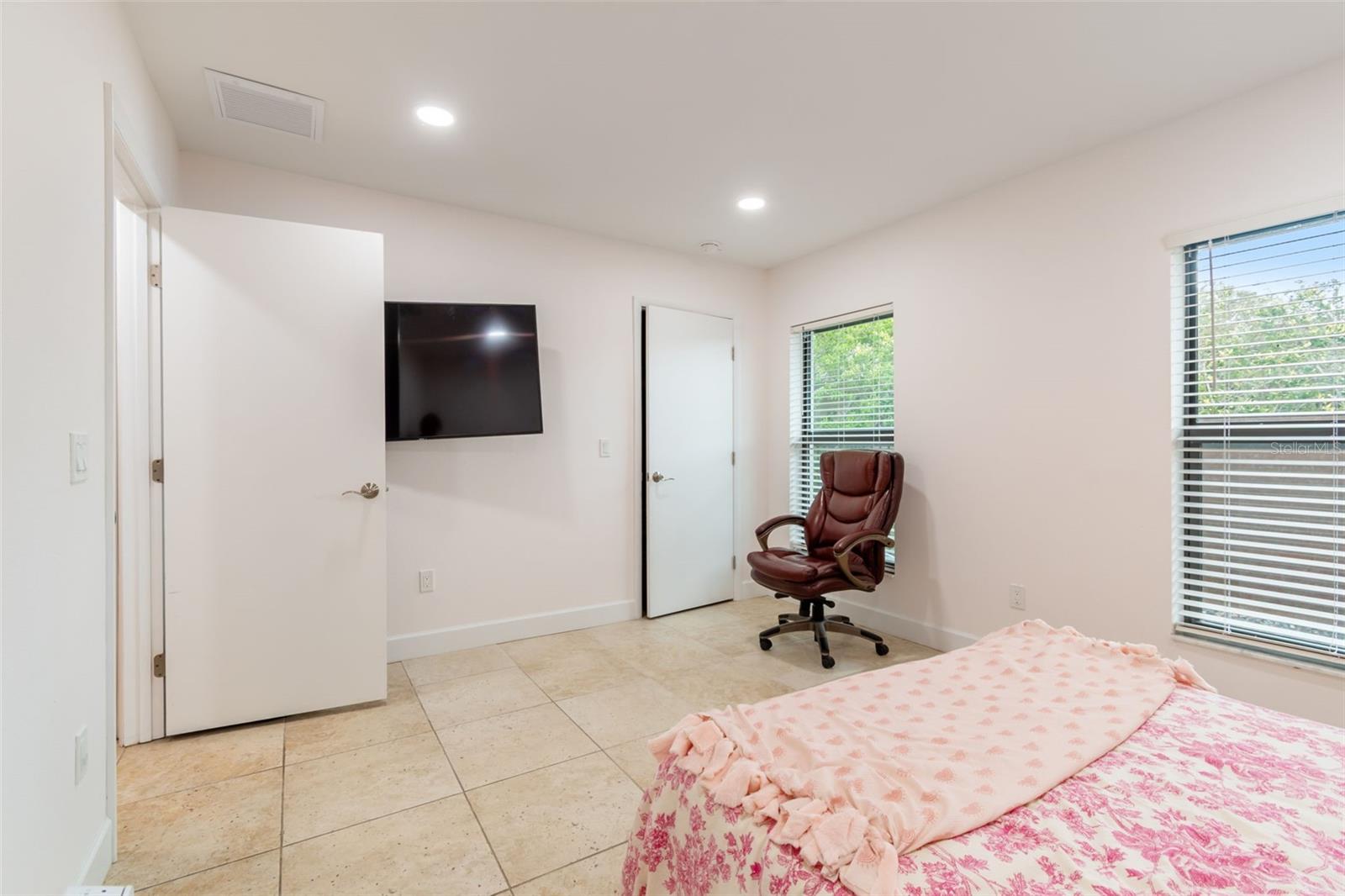 SWEETWATER SUB FIRST ADD - Residential