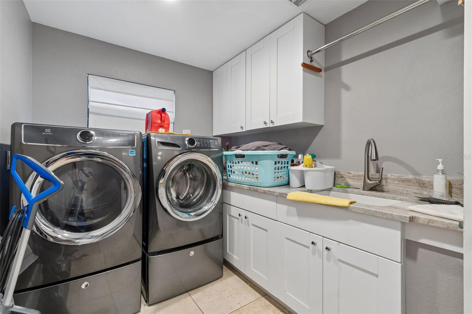 SWEETWATER SUB FIRST ADD - Residential