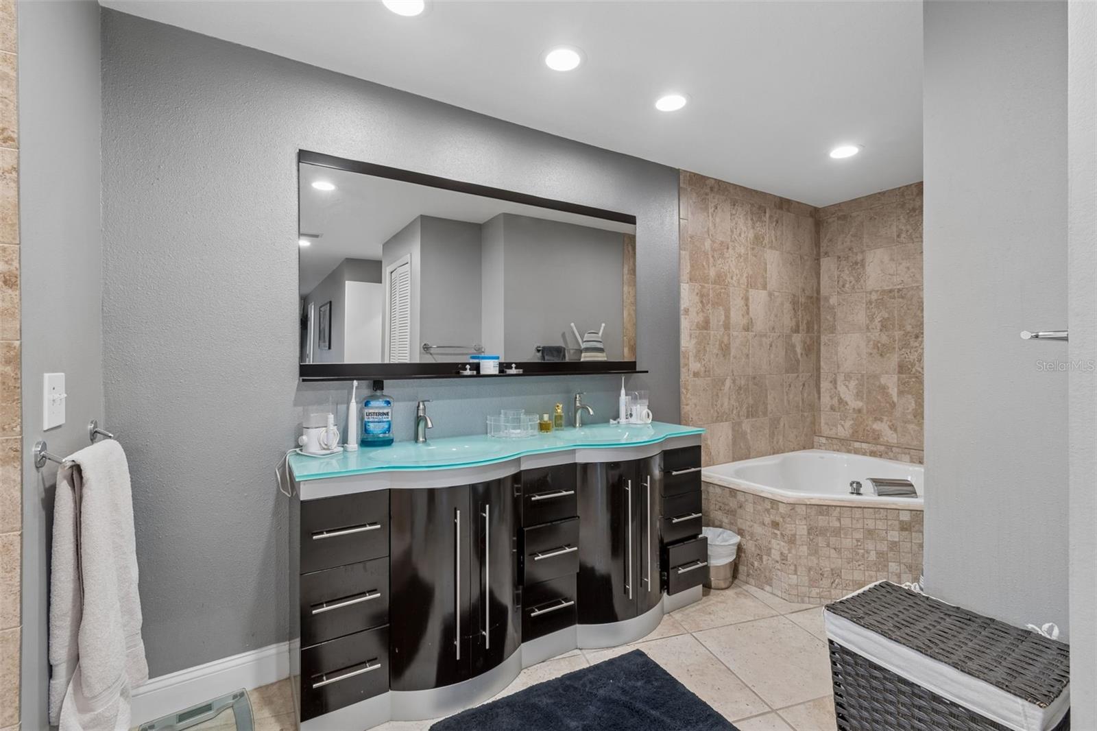 SWEETWATER SUB FIRST ADD - Residential