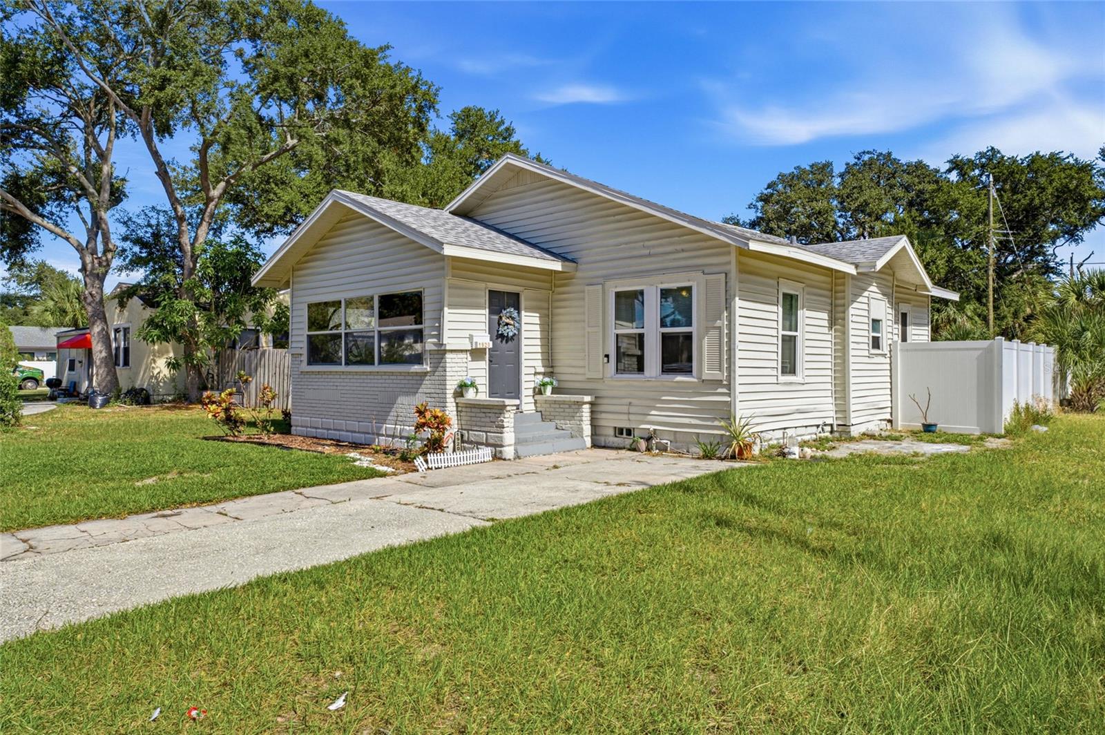 1920 19TH STREET S