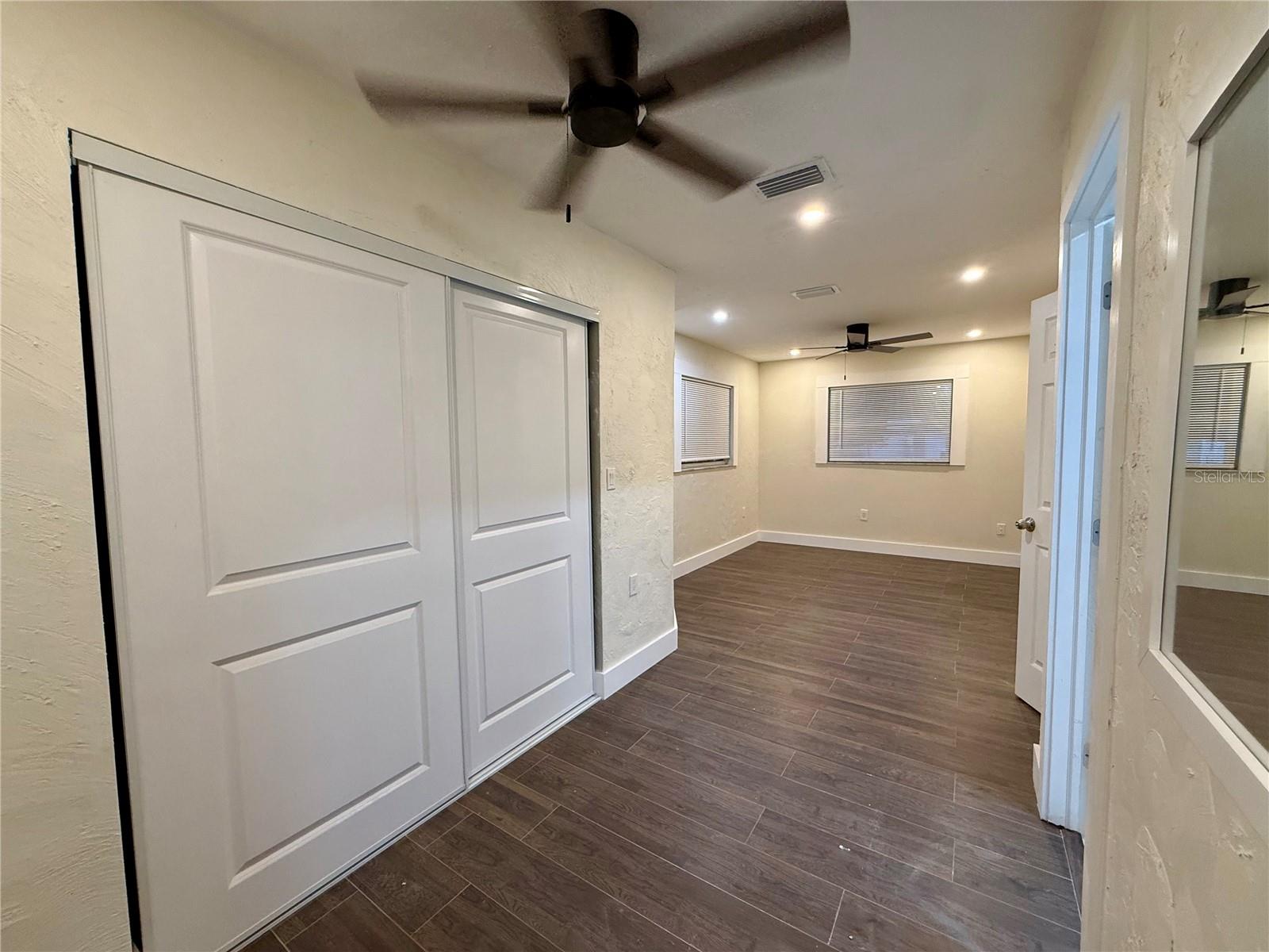 LAKE SARASOTA - Residential