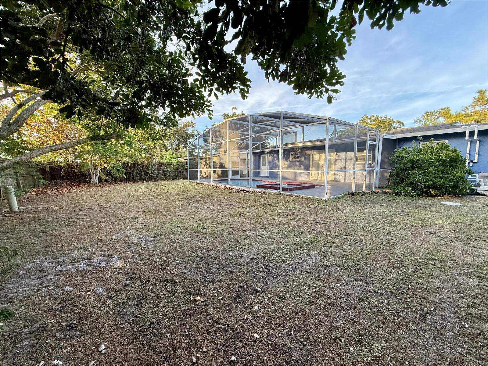 LAKE SARASOTA - Residential