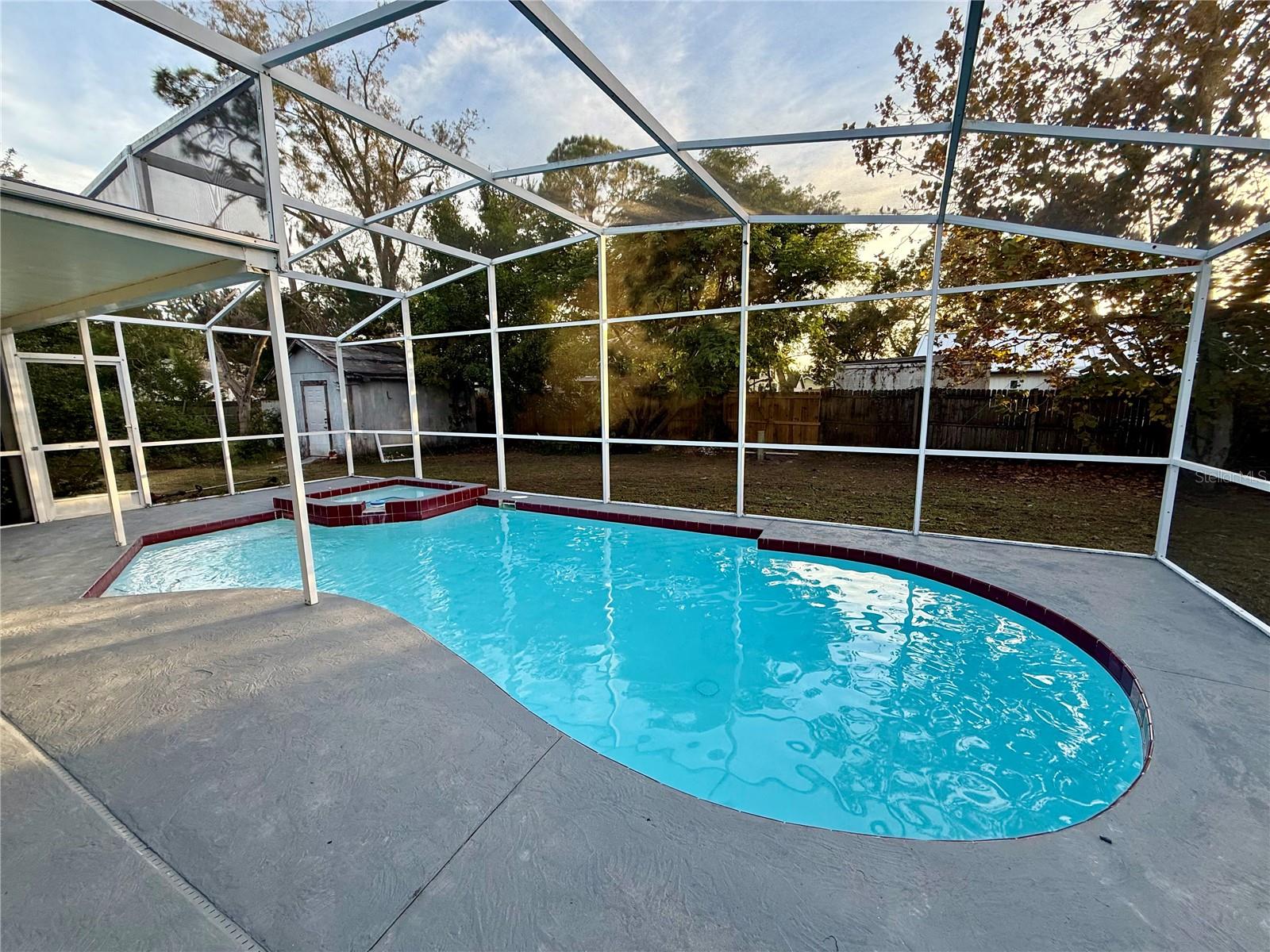 LAKE SARASOTA - Residential