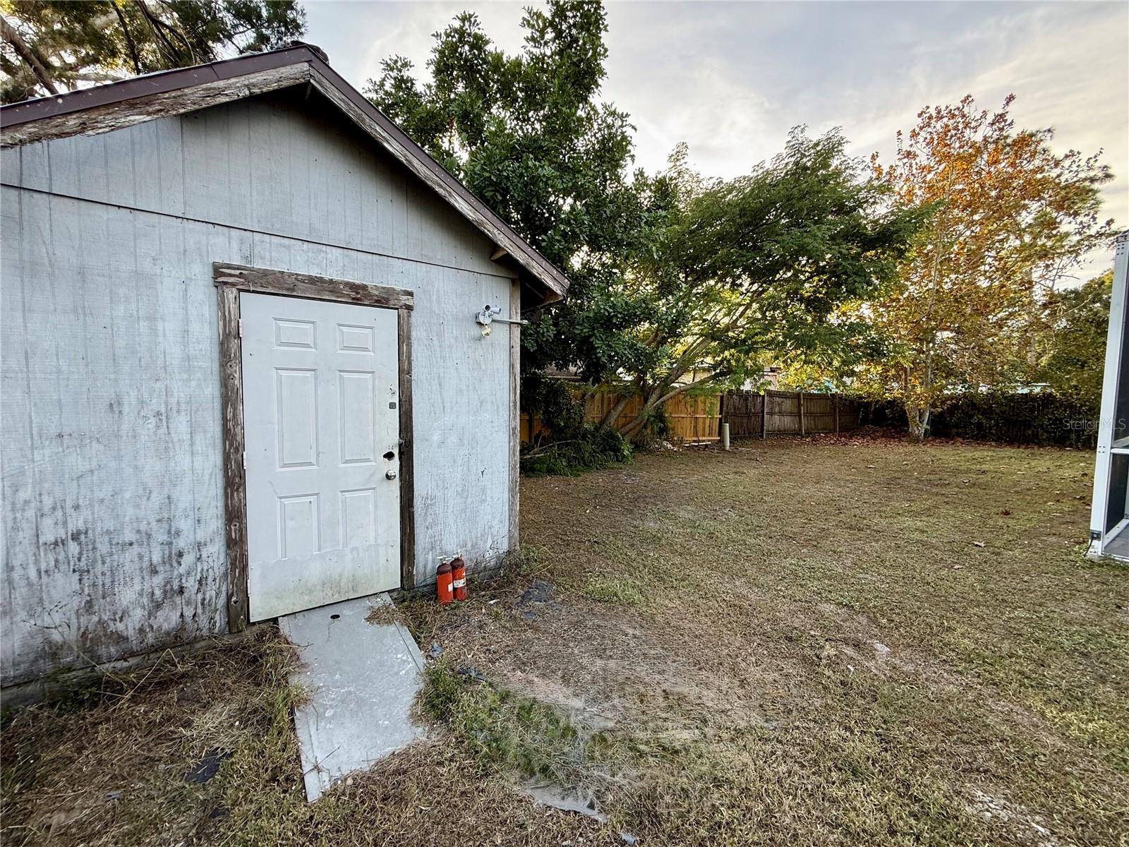 LAKE SARASOTA - Residential