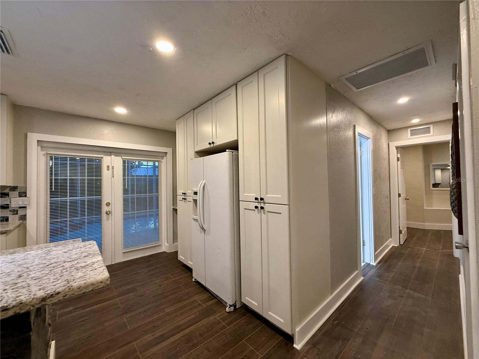 LAKE SARASOTA - Residential