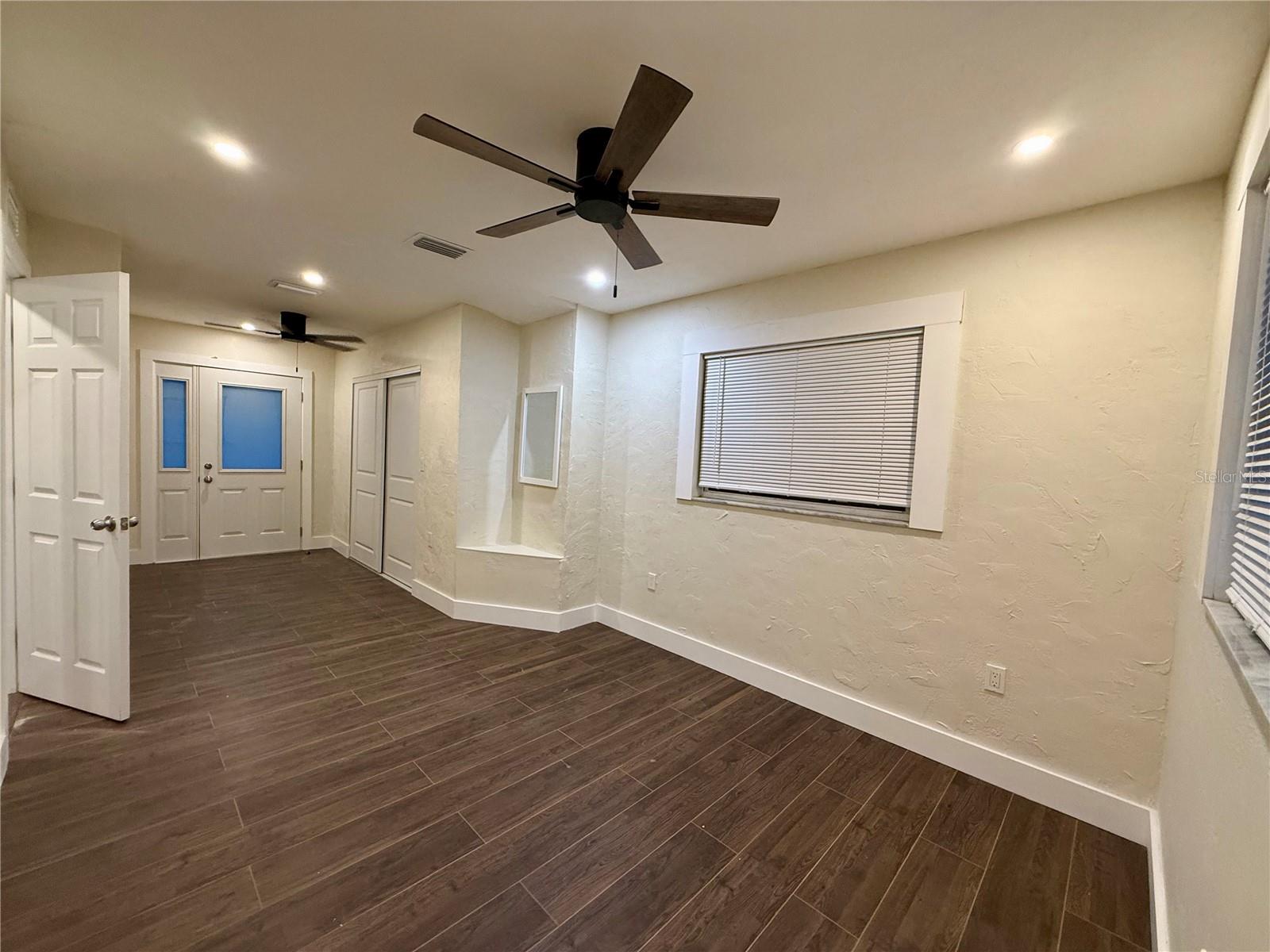 LAKE SARASOTA - Residential