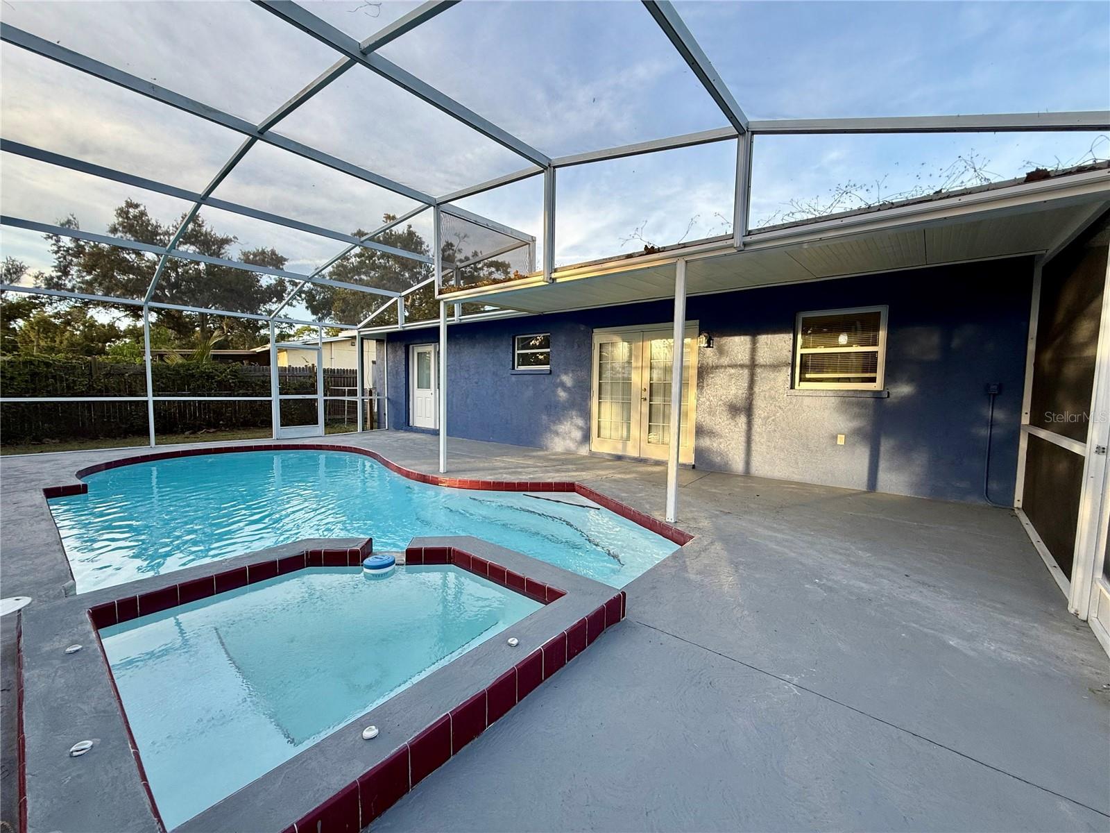 LAKE SARASOTA - Residential