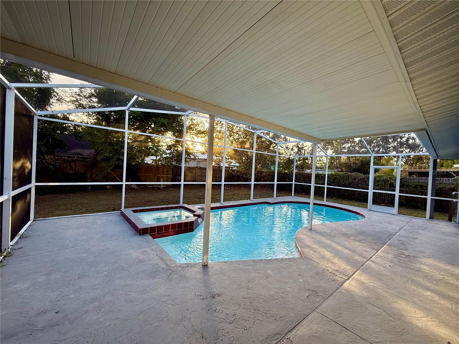 LAKE SARASOTA - Residential