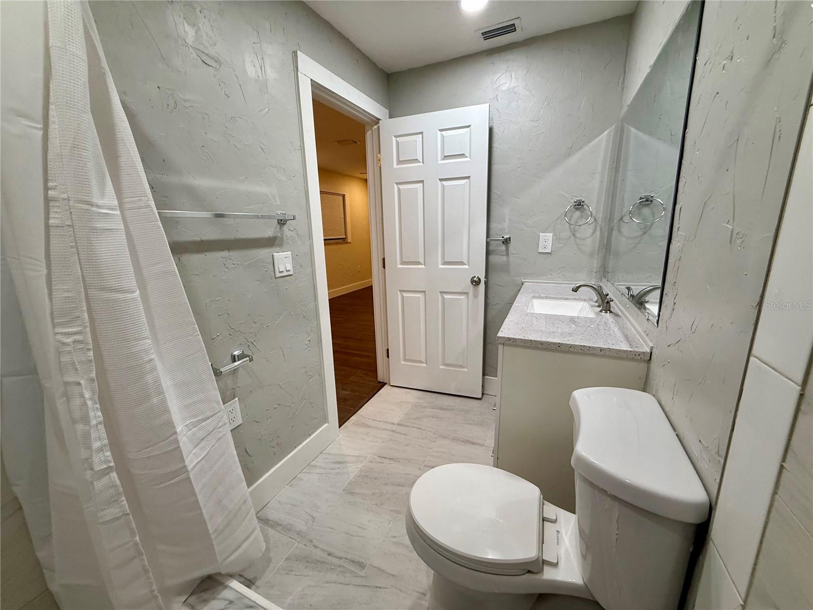 LAKE SARASOTA - Residential