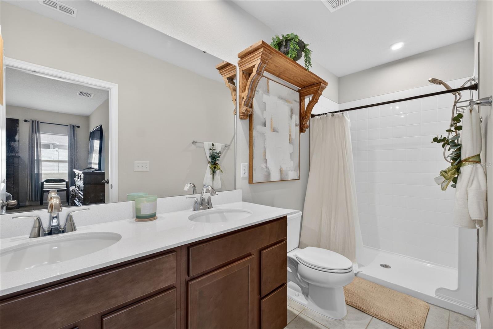 LAUREL GLEN - Residential